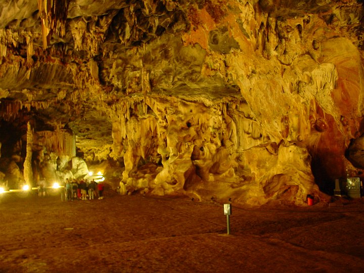 04264OudtshoornCangoCaves1.jpg