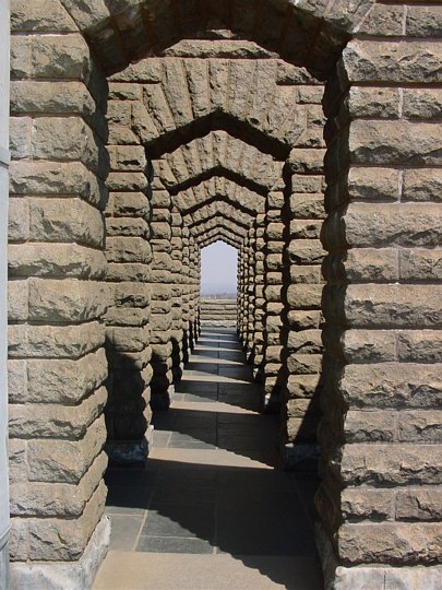 05233PretoriaSteingangIVoortrekkermonumentet.jpg