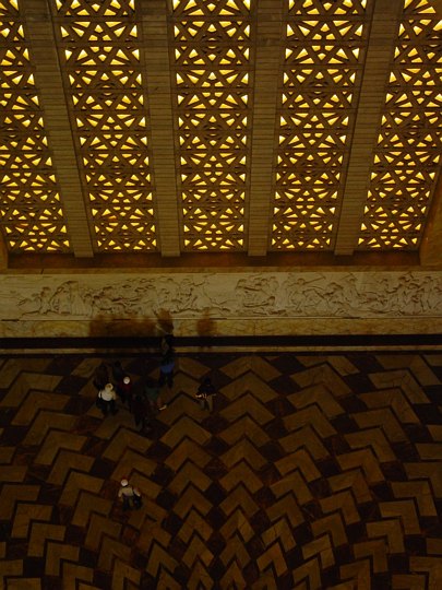 05237PretoriaJapanskeTuristerIVoortrekkermonumentet.jpg