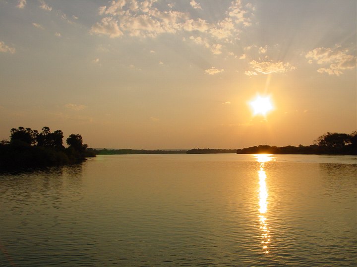 05305VicFallsZambesisolnedgang.jpg