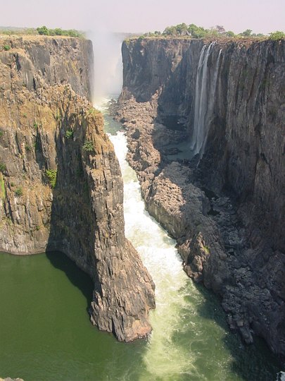 05334VicFallsZambiasidenISvingenFoerBrua.jpg