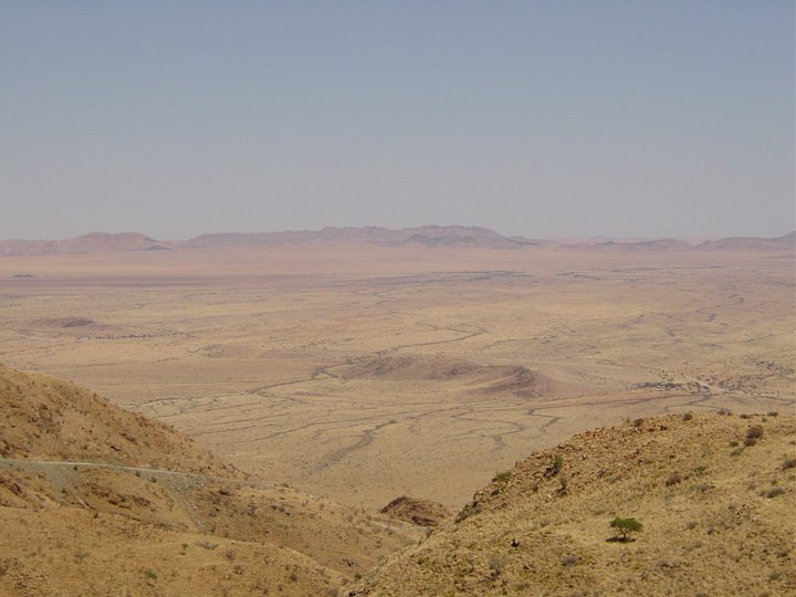 05558NamibiaSpreetshogteNamiboerkenenBegynnerHer.jpg