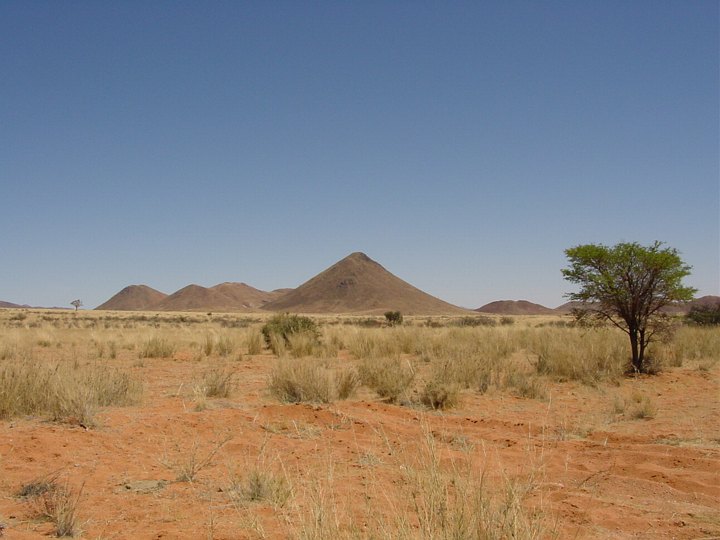 05654NamibiaTypiskPre-oerkenlandskap.jpg