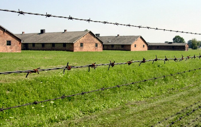 DSC03097AuschwitzFraUtsiden.JPG