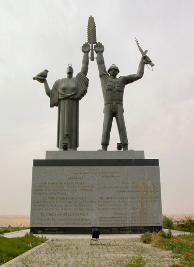 DSC09523HurghadaGanskeStygtMonument.JPG