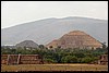 DSC06863TeotihuacanSolPaaSolpyramiden.JPG